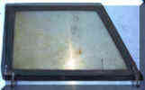 trekker side screen 26 off side rear or near side front window frame inside.JPG (214554 bytes)